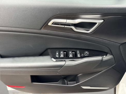 Used 2023 Kia Sportage EX image 23