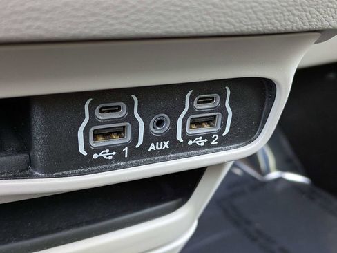 Used 2023 Chrysler Voyager LX image 24