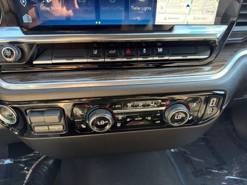Used 2025 Chevrolet Silverado 2500 LT w/ Convenience Package AWD/4WD image 36