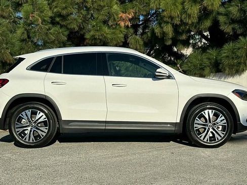 Certified 2025 Mercedes-Benz GLA 250 image 3