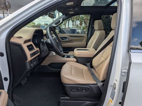 Used 2023 Chevrolet Suburban Premier w/ Texas Edition RWD image 4