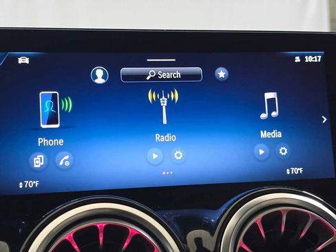 Certified 2025 Mercedes-Benz GLB 250 4MATIC image 31