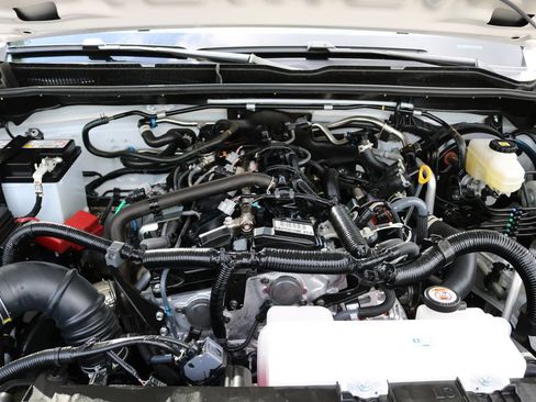 Used 2025 Toyota 4Runner SR5 image 6