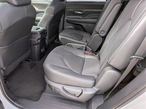 New 2026 Toyota Grand Highlander Platinum image 15