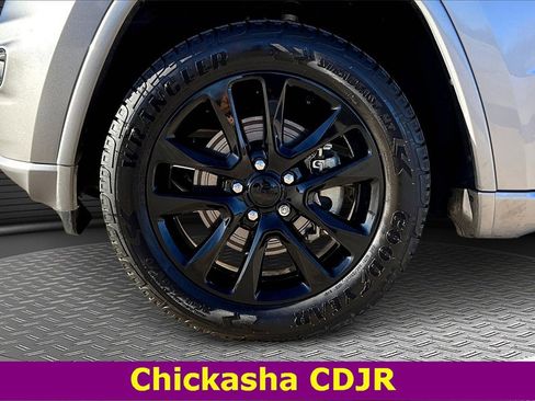 Used 2021 Jeep Grand Cherokee Laredo X image 31