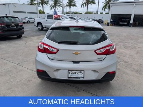 Used 2018 Chevrolet Cruze Premier FWD image 6
