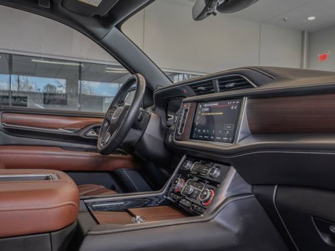 Used 2023 GMC Yukon Denali Ultimate image 18