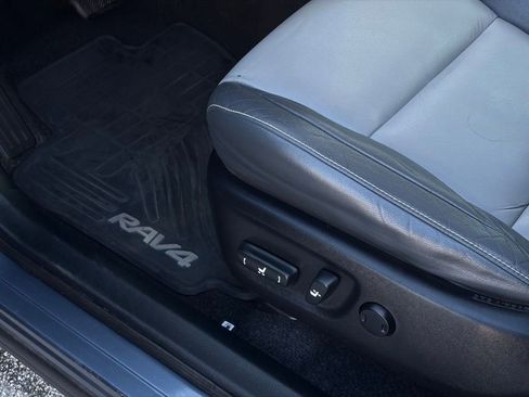 Used 2013 Toyota RAV4 Limited image 13