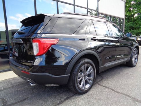 Used 2023 Ford Explorer XLT w/ Equipment Group 202A AWD/4WD image 5