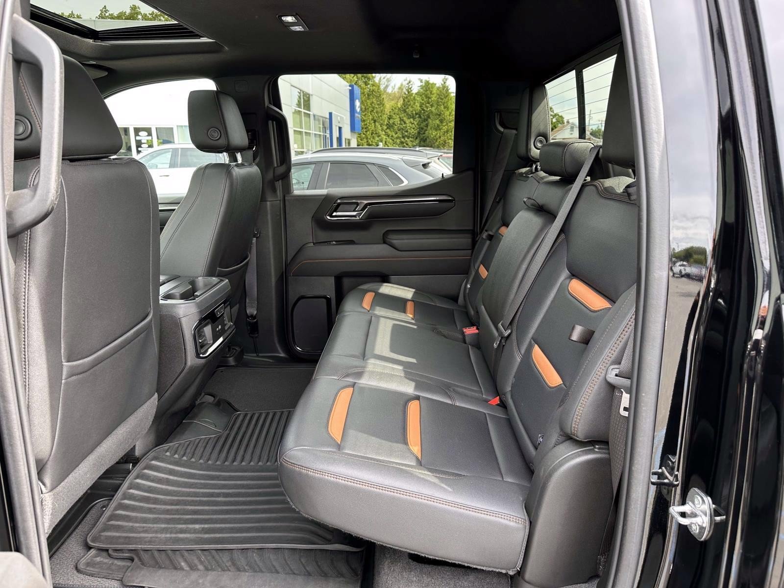 Used 2023 GMC Sierra 1500 AT4 w/ AT4 Premium Package AWD/4WD image 13