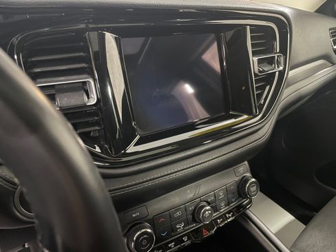 Used 2022 Dodge Durango SXT image 12