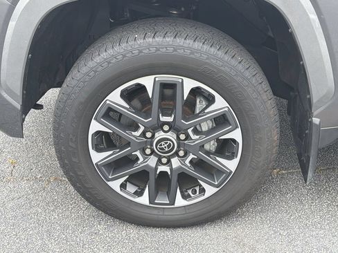 Used 2024 Toyota Tundra Limited AWD/4WD image 11