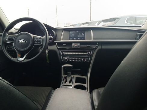 Used 2018 Kia Optima S w/ 18" Alloy Wheels Package FWD image 11