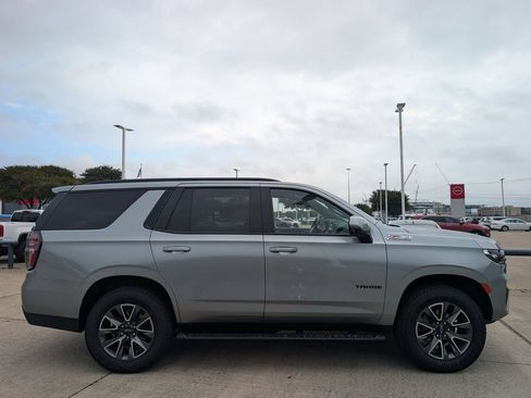 Used 2024 Chevrolet Tahoe Z71 w/ Luxury Package AWD/4WD image 3