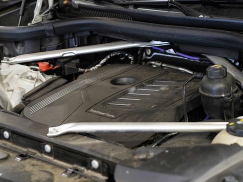 Used 2023 BMW X5 xDrive40i w/ M Sport Package image 25