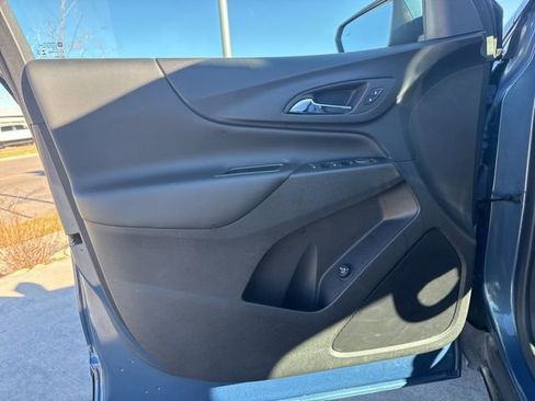 Used 2024 Chevrolet Equinox LT image 13