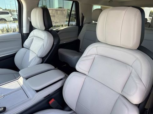 New 2026 Lincoln Navigator L Reserve AWD/4WD image 12