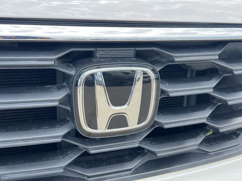 Used 2025 Honda Pilot EX-L image 16