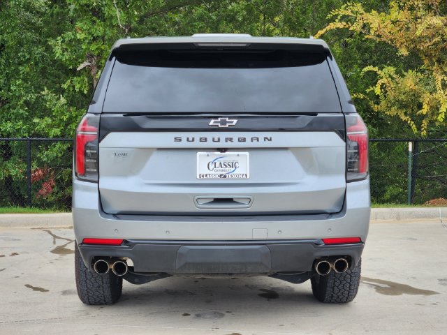 Used 2025 Chevrolet Suburban Z71 AWD/4WD image 7
