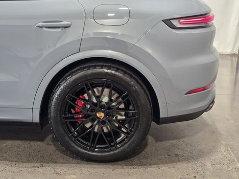 New 2026 Porsche Cayenne S image 35