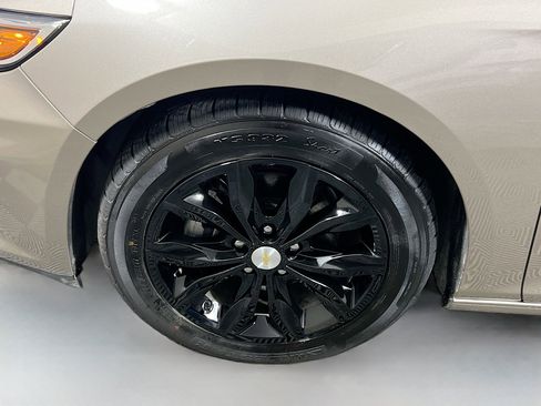 Used 2023 Chevrolet Malibu LT image 13