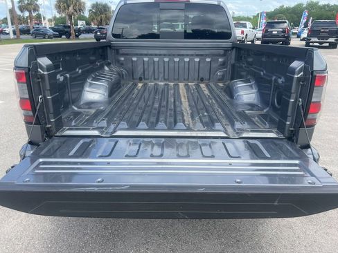 Certified 2025 Nissan Frontier SV image 5