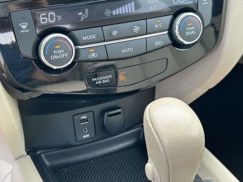 Used 2015 Nissan Rogue SL w/ SL Premium Package FWD image 25