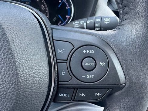 Used 2022 Toyota RAV4 Limited AWD/4WD image 26