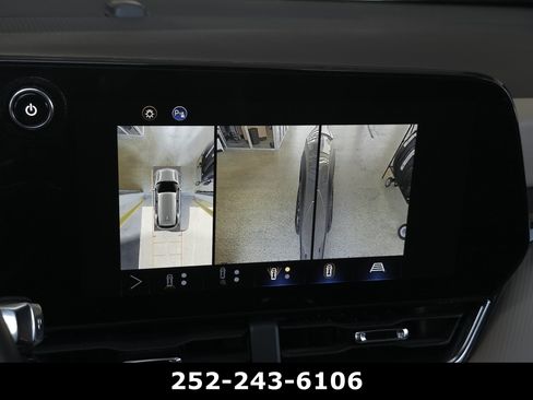 Used 2025 Chevrolet Equinox ACTIV w/ Safety and Technology Package FWD image 21