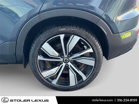 Used 2022 Volvo XC40 P8 Recharge Ultimate image 14