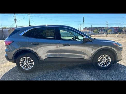 Used 2022 Ford Escape SE image 6