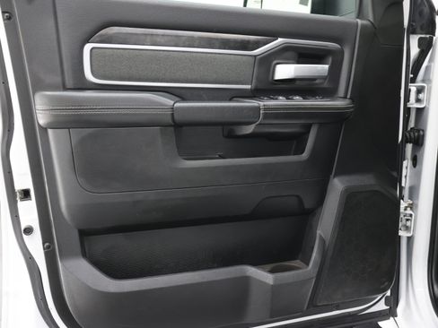 Used 2022 RAM 2500 Big Horn w/ Night Edition image 38