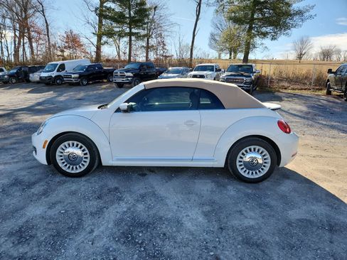 Used 2013 Volkswagen Beetle 2.5 image 2