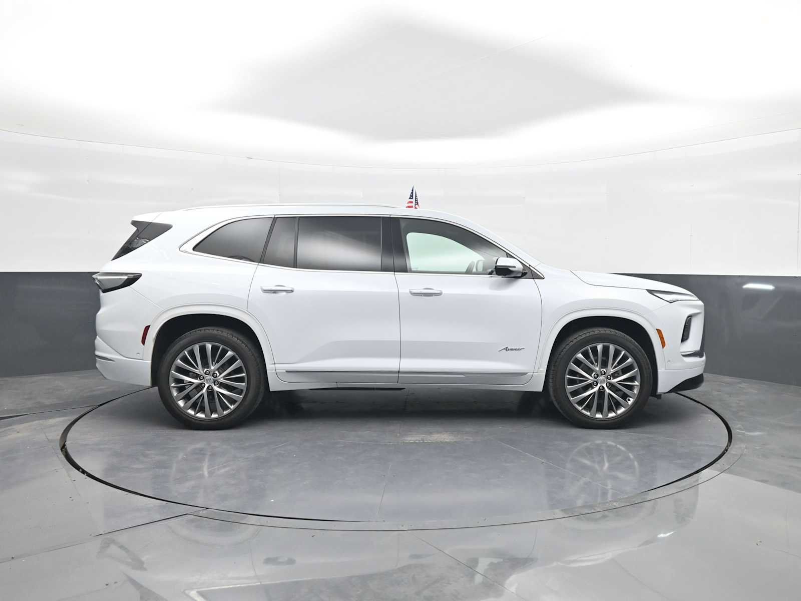 Used 2026 Buick Enclave Avenir w/ Super Cruise Package AWD/4WD image 9