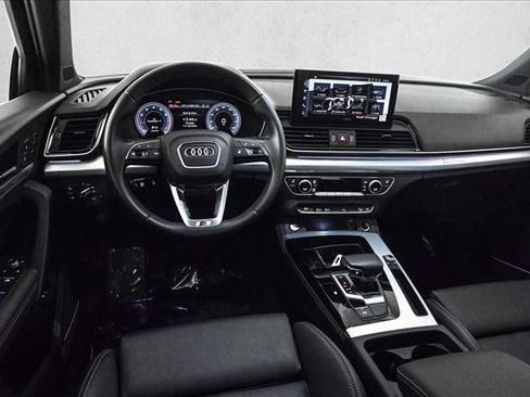 Certified 2025 Audi Q5 2.0T Premium Plus w/ Premium Plus Package image 19