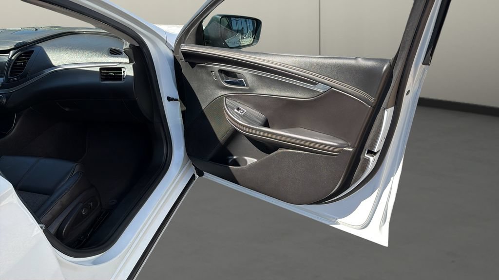 Used 2017 Chevrolet Impala LT FWD image 16