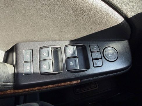 Used 2018 Chevrolet Tahoe Premier image 32