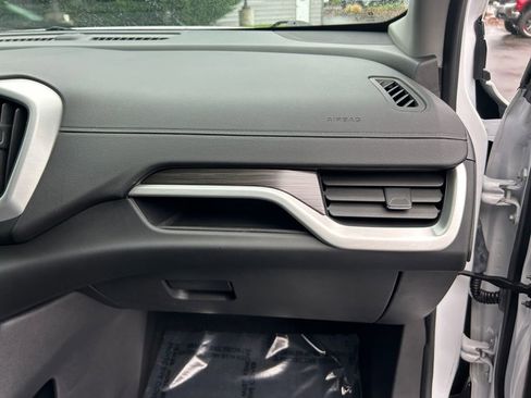 Used 2022 GMC Terrain SLE w/ Driver Convenience Package image 26