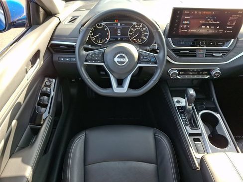 Certified 2025 Nissan Altima 2.5 SL FWD image 11