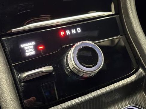 Used 2024 Jeep Grand Cherokee Limited w/ Black Appearance Package image 19