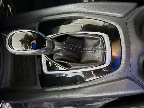 Used 2020 Nissan Rogue SV FWD image 20
