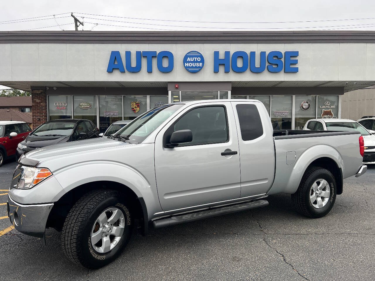 Used 2009 Nissan Frontier SE w/ SE Value Truck Pkg AWD/4WD image 7