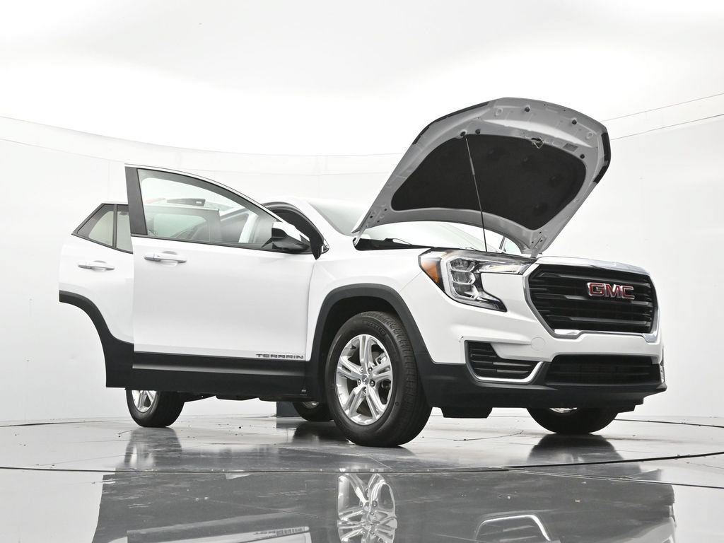 Used 2024 GMC Terrain SLE FWD image 49