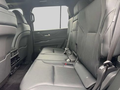 Used 2024 Lexus LX 600 4WD w/ Interior Upgrade Package image 15