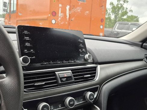 Used 2020 Honda Accord LX image 9
