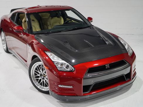 Used 2016 Nissan GT-R Premium AWD/4WD image 26