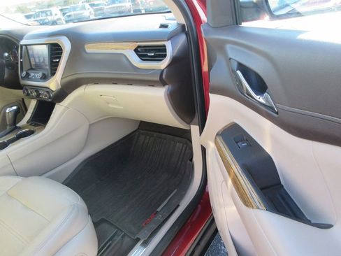 Certified 2019 GMC Acadia Denali w/ Technology Package image 19