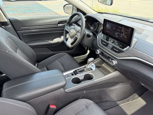 Certified 2025 Nissan Altima 2.5 SV w/ SV Premium Package FWD image 28