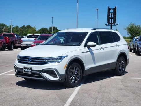 Used 2024 Volkswagen Tiguan Wolfsburg Edition image 3