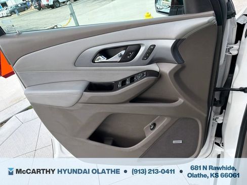 Used 2020 Chevrolet Traverse Premier w/ LPO, Floor Liner Package AWD/4WD image 35
